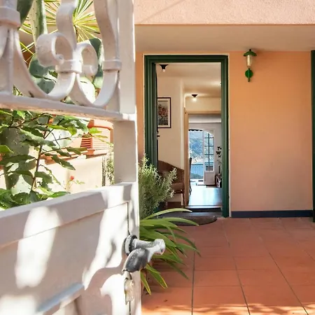 Daire Minerva House *